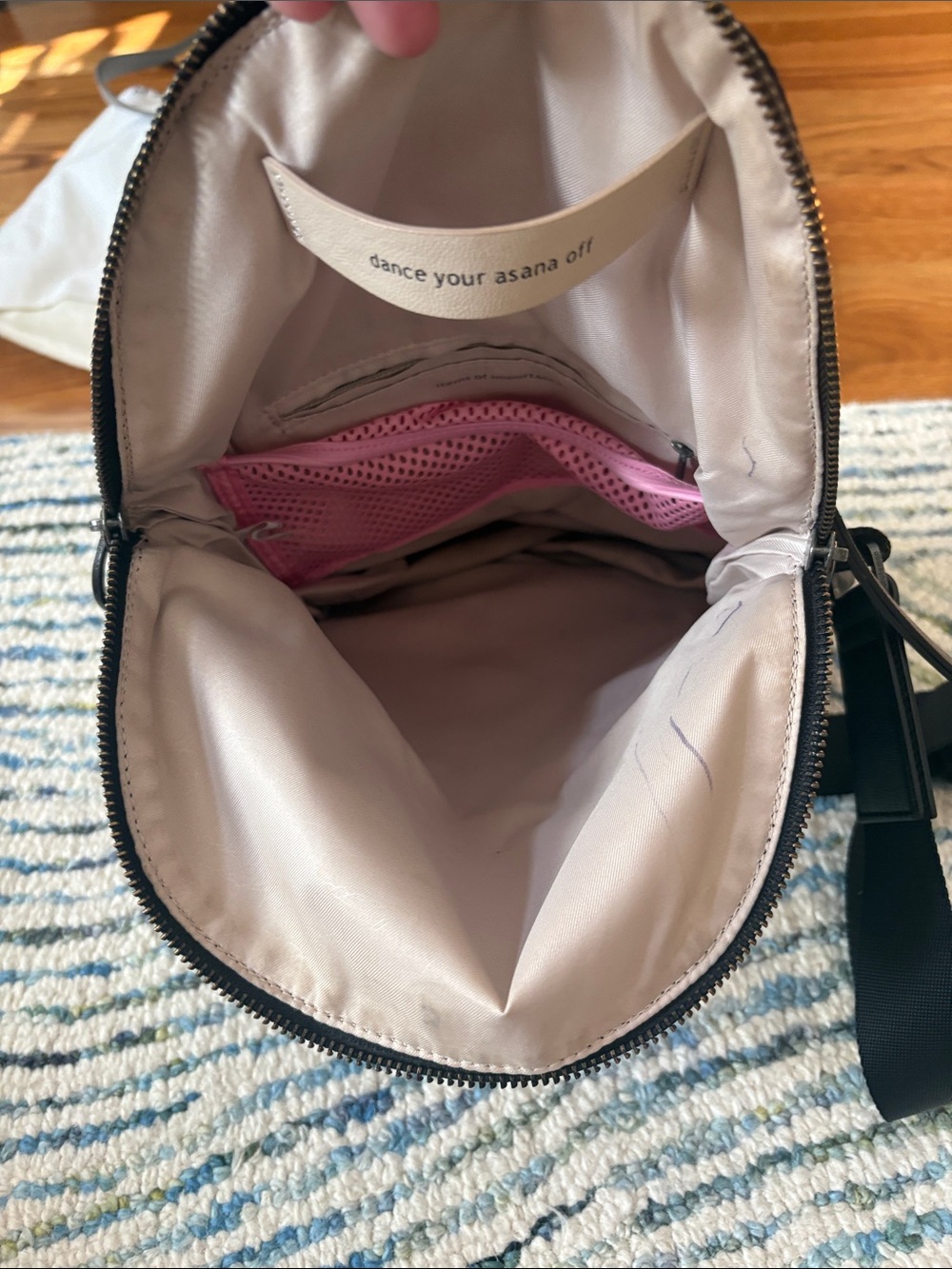 lululemon athletica Black woman’s festival bag - Picture 2 of 4